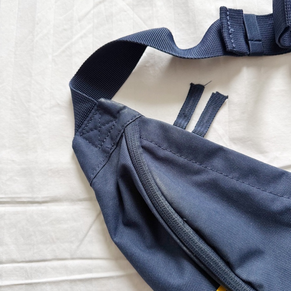 Nike Navy Blue Belt Bag - Picture 3 of 6